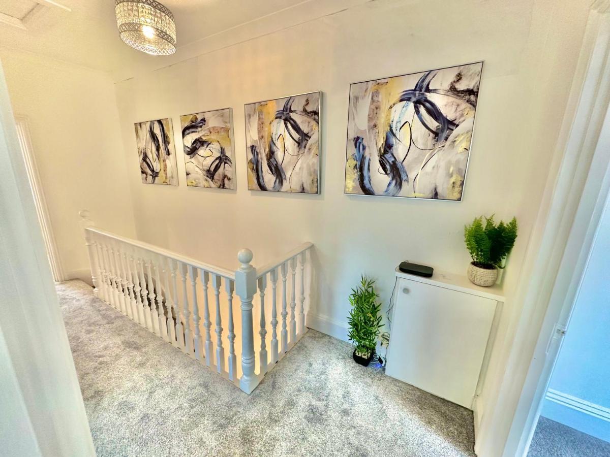Chic Apartment In Central Bournemouth With Parking Exteriör bild